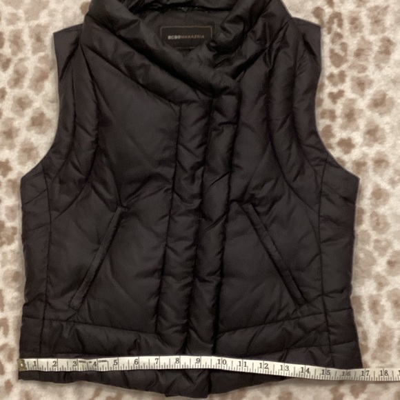 BCBGMAXAZRIA Cropped Down Black Puffer Vest, Size Small - Picture 12 of 16